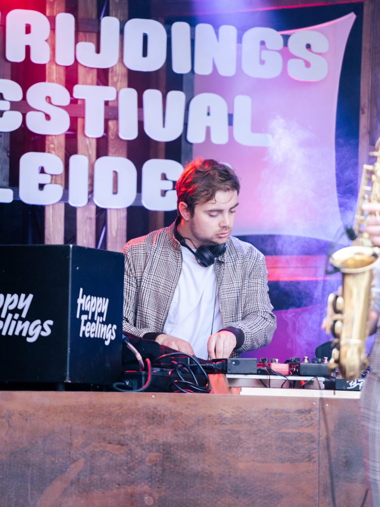 Sax On Decks 47 768x1024